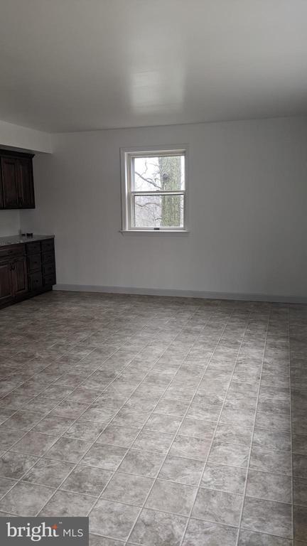 Building Photo - 594 Truce Rd