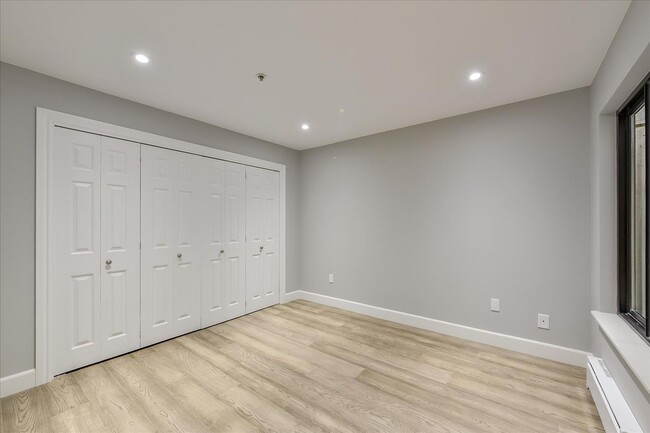 Building Photo - Newly Remodeled Two Bedroom Condo in Pacif...