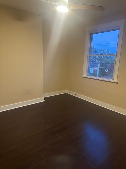 Building Photo - 2945 Churchview Ave