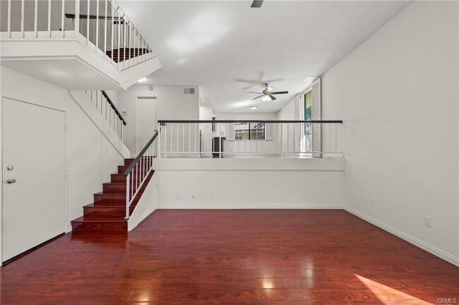 Building Photo - 9000 Vanalden Ave