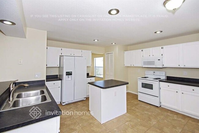 Building Photo - 97 Lancer Oak Dr