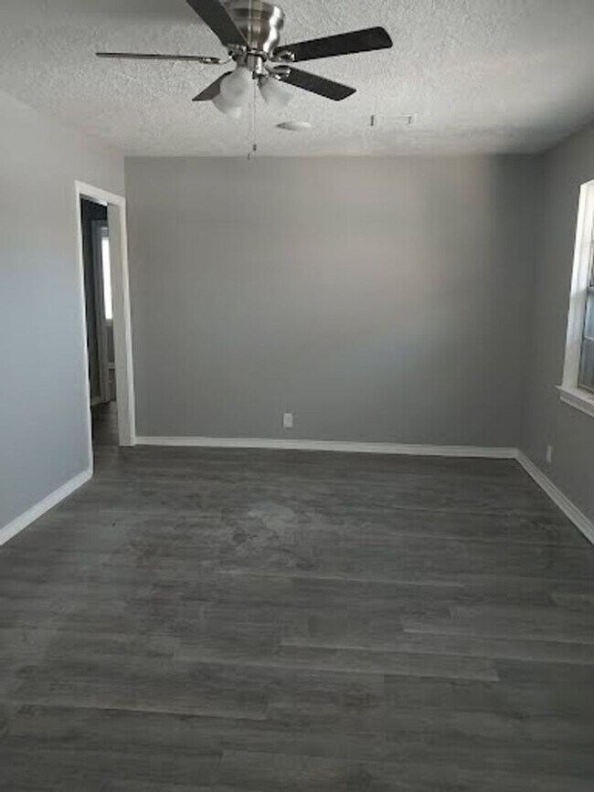 Building Photo - 2240 S Bonn St