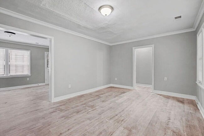 Building Photo - 1604 Alta Vista Ave