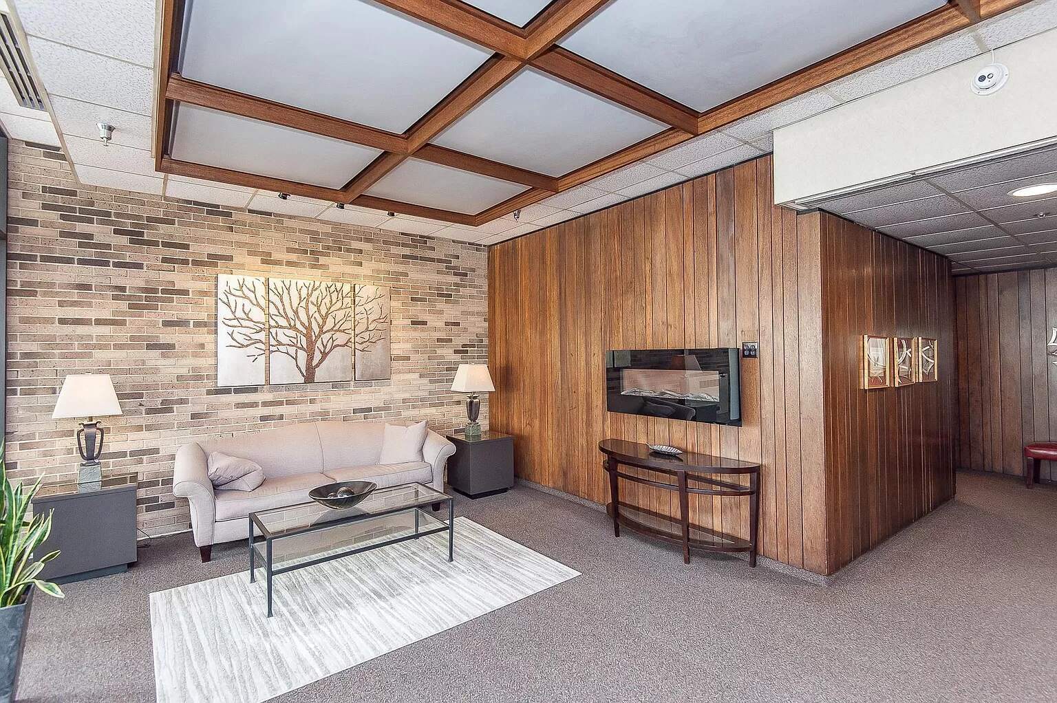 Lobby - 207 5th Ave SW #308