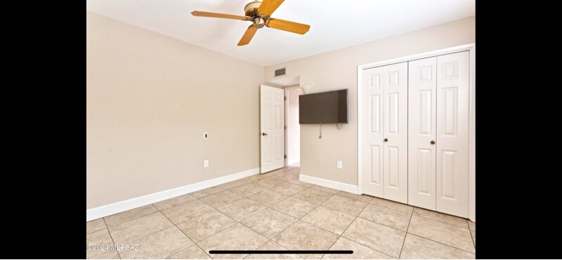 Building Photo - 1012 W Desert Hills Dr