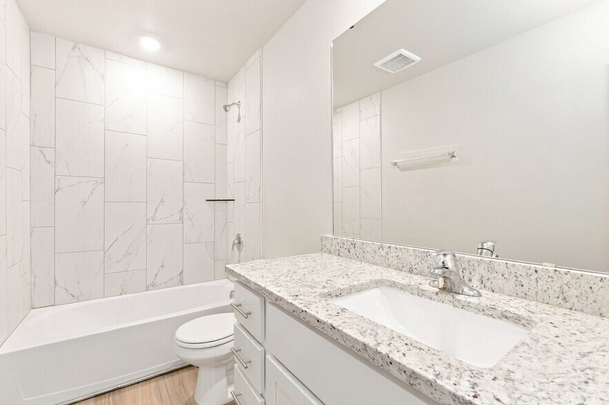 Building Photo - 12708 Carrara Ln