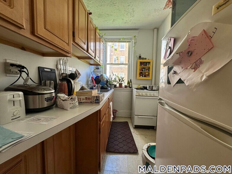 Building Photo - 475 Highland Ave