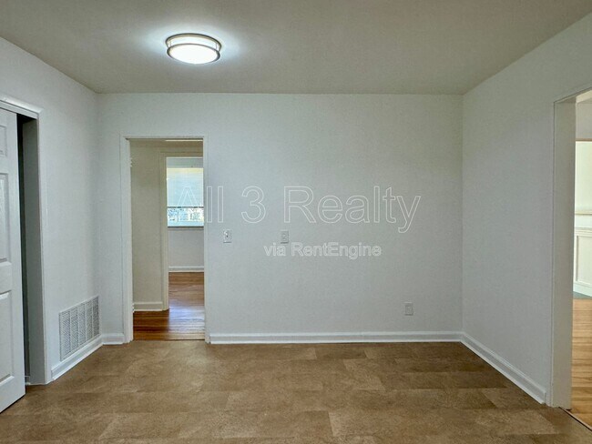 Building Photo - 2927 Brevard Ave