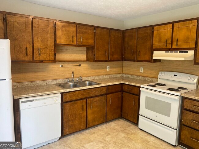 Building Photo - 107 Wynnwood Dr