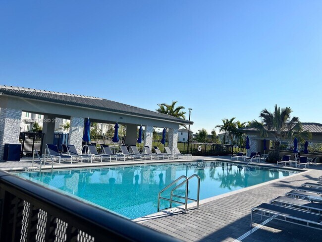 Building Photo - 1487 SE 7th Ter