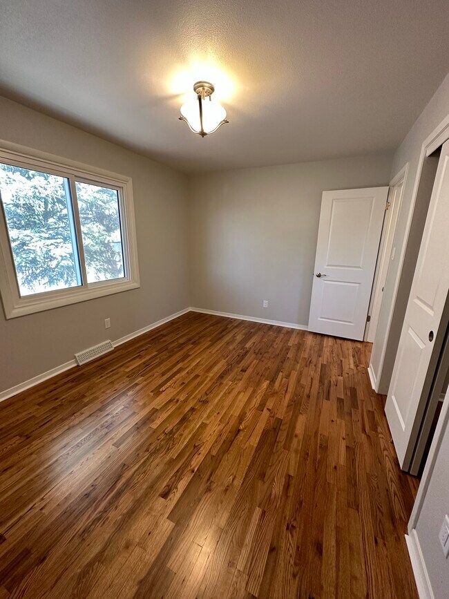 Building Photo - 6117 Kevin Ave