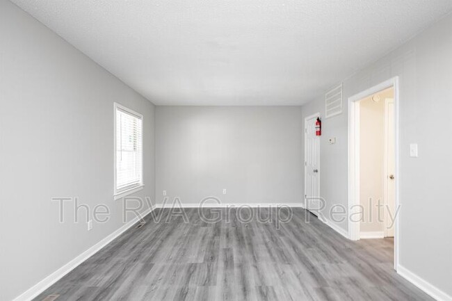 Building Photo - 3807 Woodlawn St