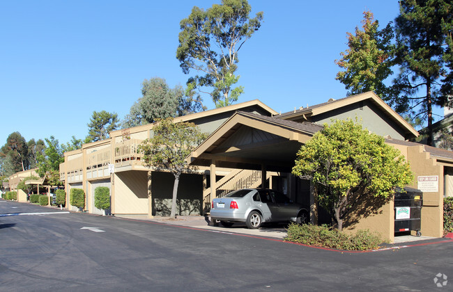Building Photo - La Jolla Park Villas