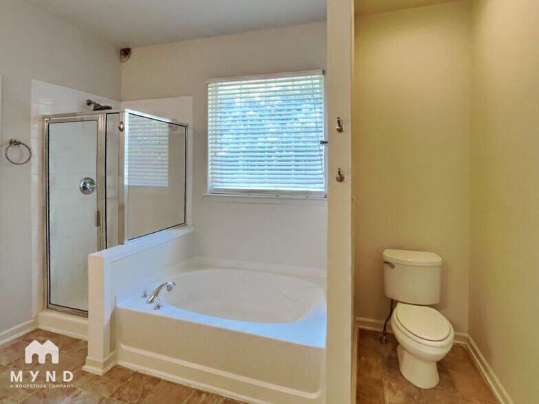 Building Photo - 1297 Winwood Dr