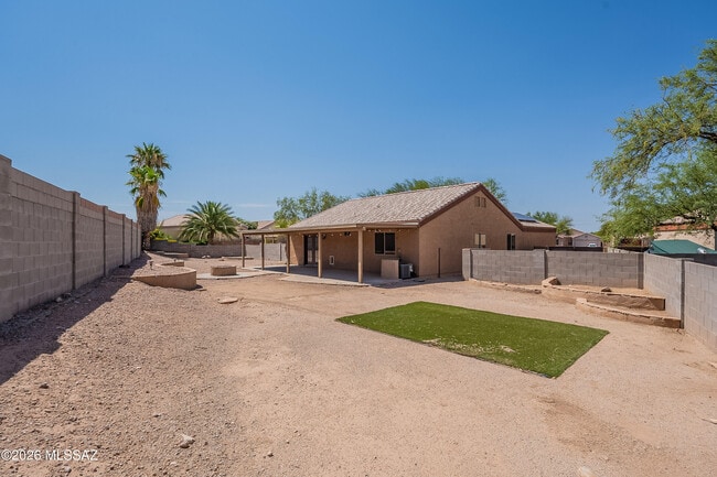 Building Photo - 8515 Placita De Lorena