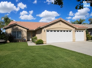 Building Photo - 967 Golf Ave
