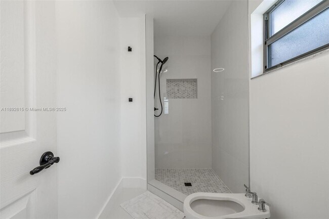 Building Photo - 15025 SW 141st Terrace