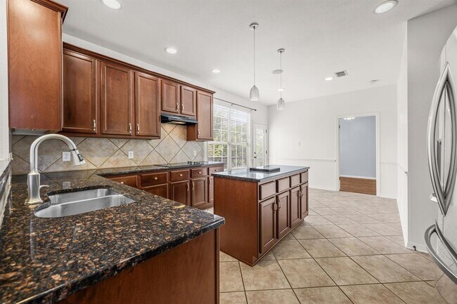 Building Photo - 11905 Lake Stone Dr