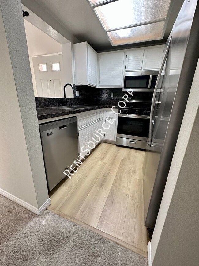 Building Photo - 24145 Del Monte Dr.