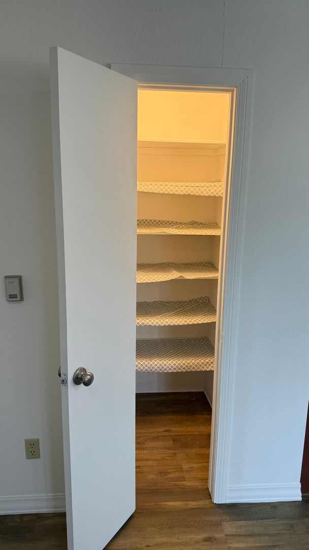 Building Photo - 3 Bed 2 1/4 Bath Townhome
