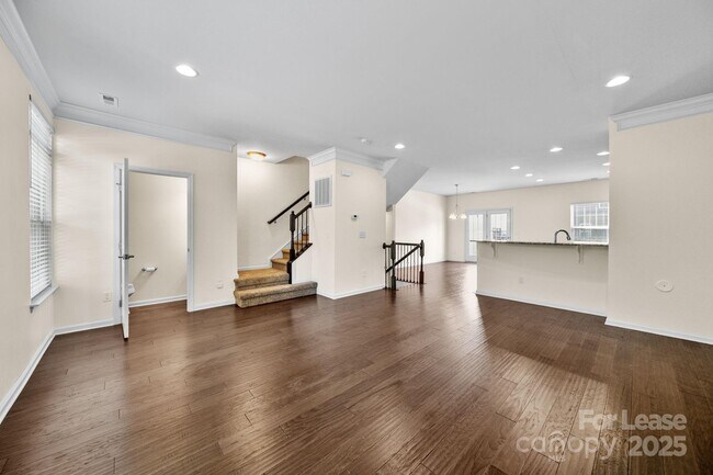 Building Photo - 4061 Zilker Park Dr