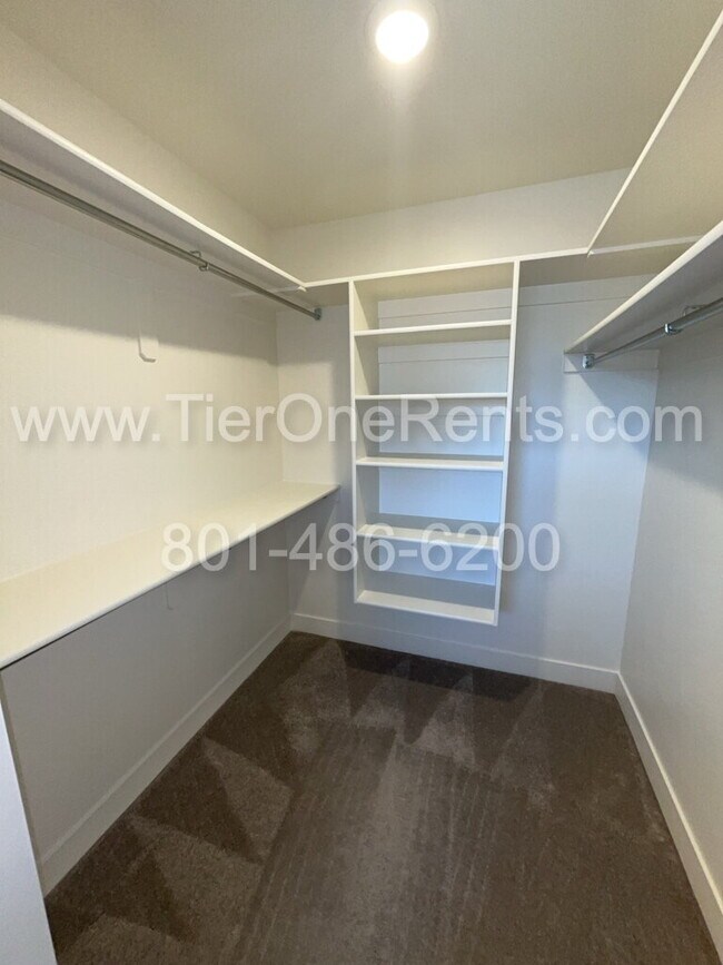 Building Photo - NO DEPOSIT option available for qualified ...