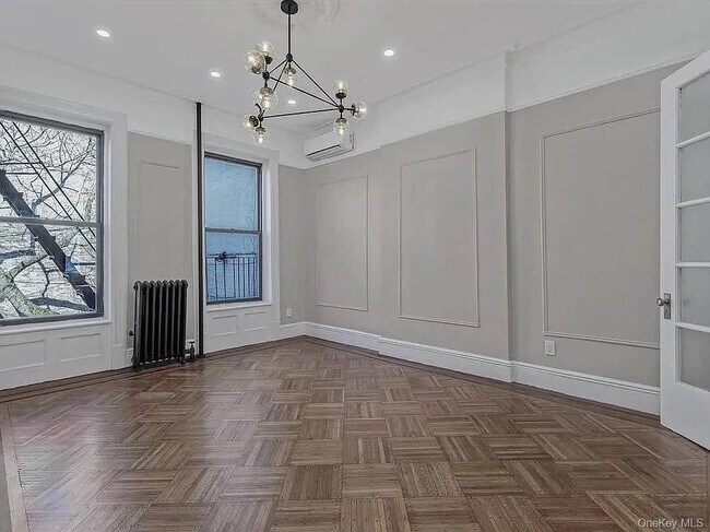 Building Photo - 643 Decatur St