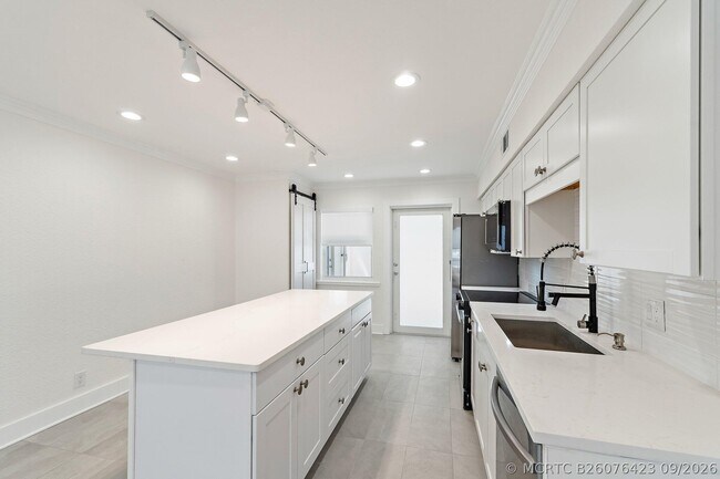 Building Photo - 624 Southwind Cir