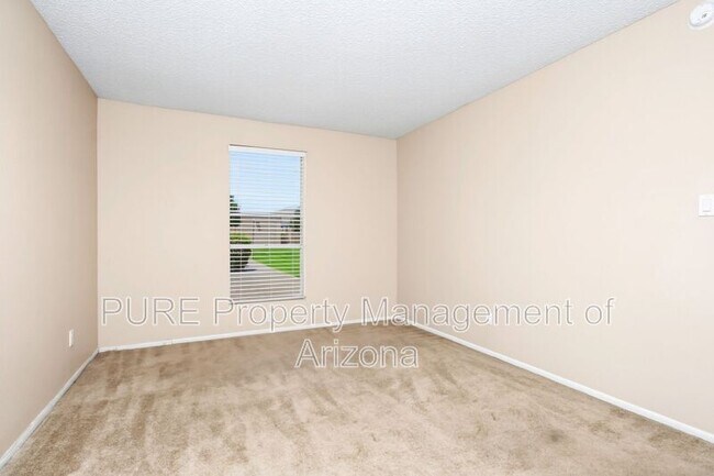 Building Photo - 1224 E Evergreen St