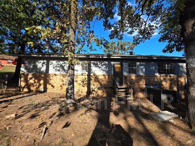 Building Photo - 5505 Crescent Dr