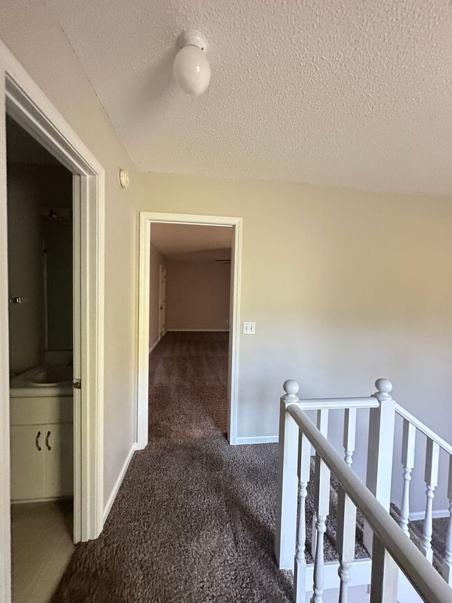 Building Photo - Briarwood West!!!  1/2 OFF FIRST MONTH REN...