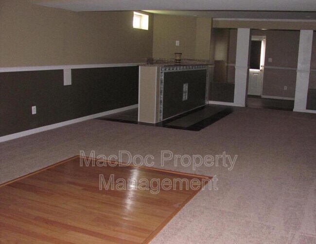 Building Photo - 9320 Birch Cliff Drive