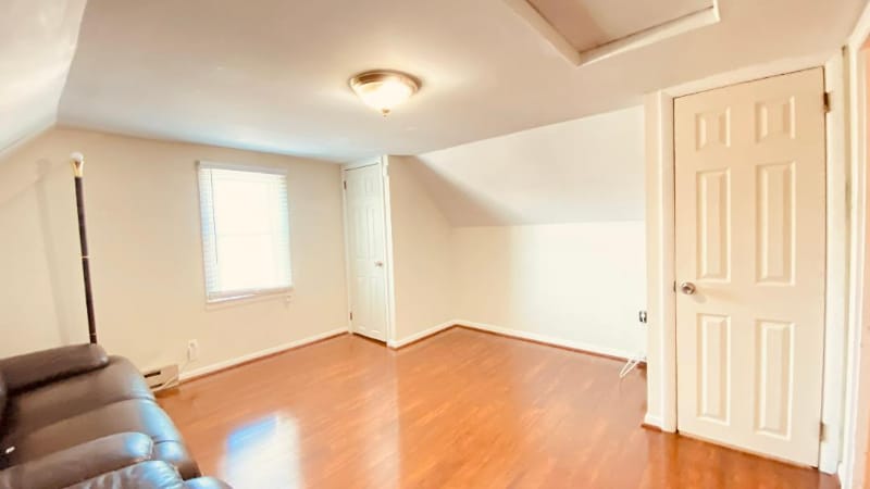 Building Photo - 304 Elsmere St