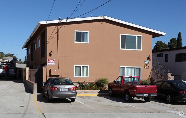 Building Photo - 3128-3134 Ingelow St