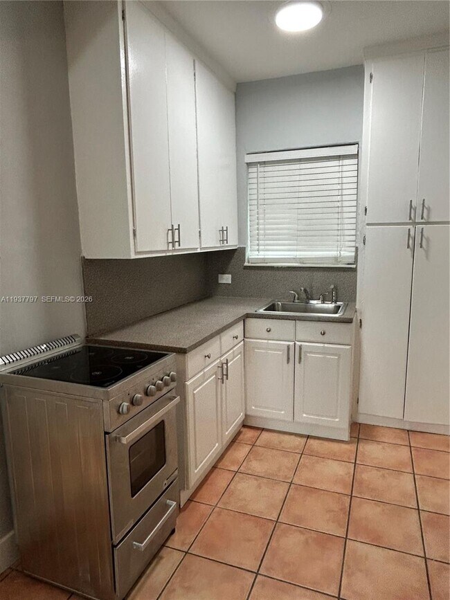 Building Photo - 1005 Pennsylvania Ave