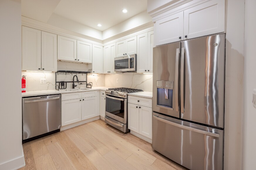 Building Photo - 1658 K St NE