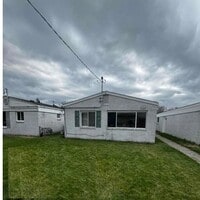 Building Photo - 1502 Hirzel St
