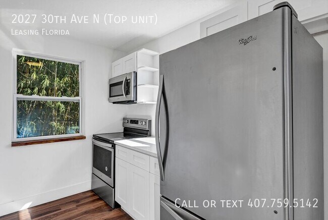 Building Photo - 2027 30th Ave N