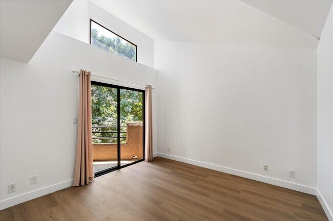 Building Photo - 10301 N 70th St