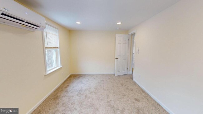 Building Photo - 824 Kintner Rd