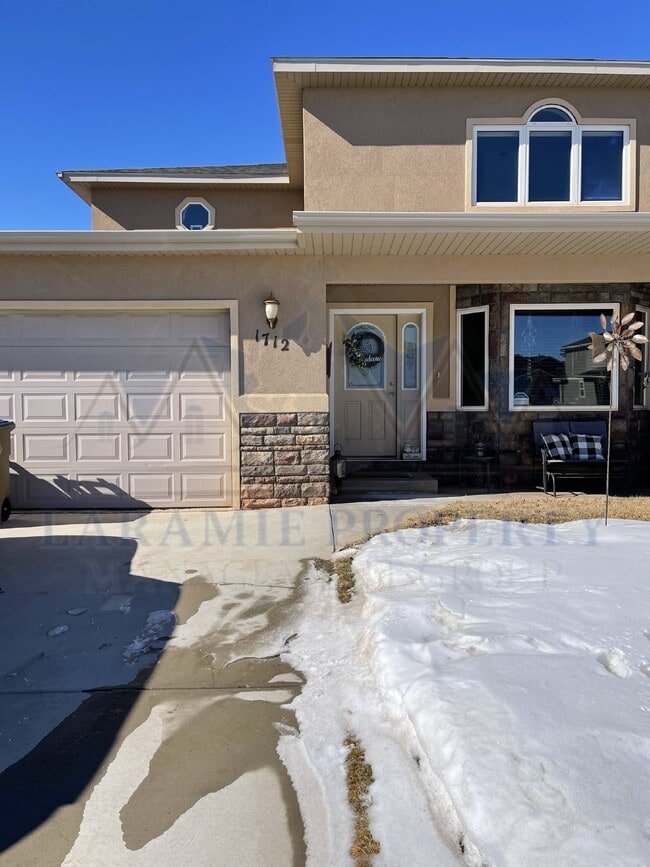 Building Photo - Private entrance- Basement 1 Bedroom Apart...