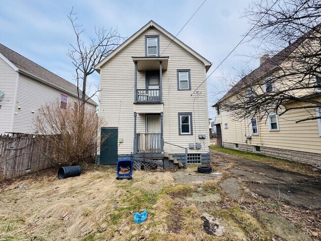 Building Photo - 2816 E 125th St