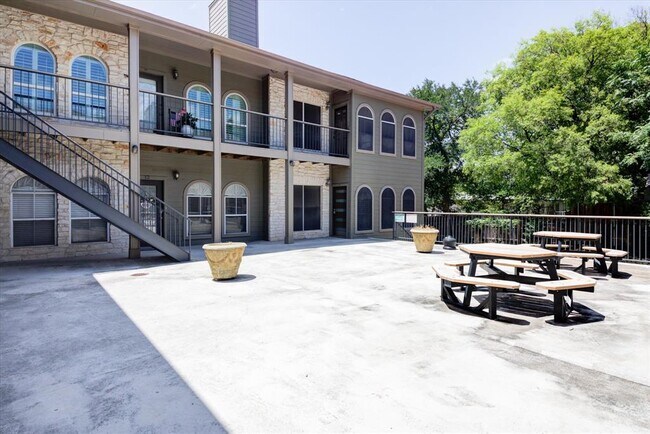 Building Photo - 2508 Enfield Rd