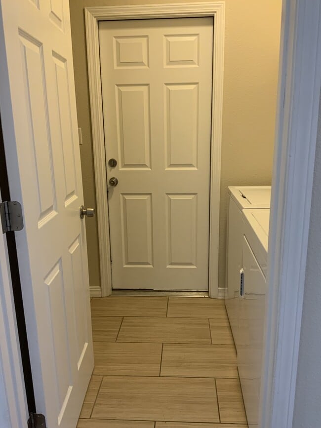 Building Photo - 3425 Old Mill Rd