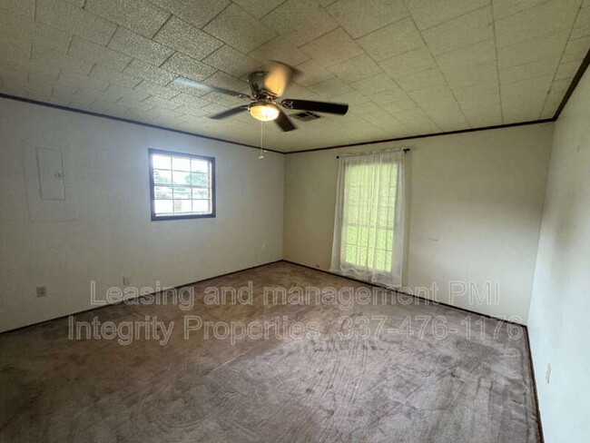 Building Photo - 802 Espasie Dr