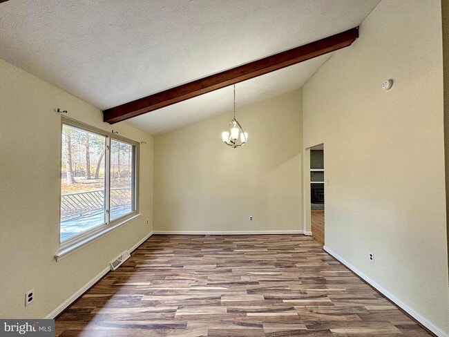 Building Photo - 401 Butternut Ct