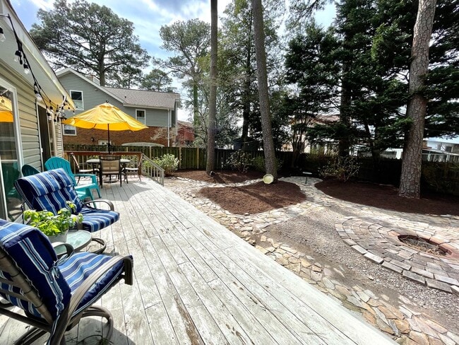 Building Photo - Spacious 6 bedroom home in Virginia Beach