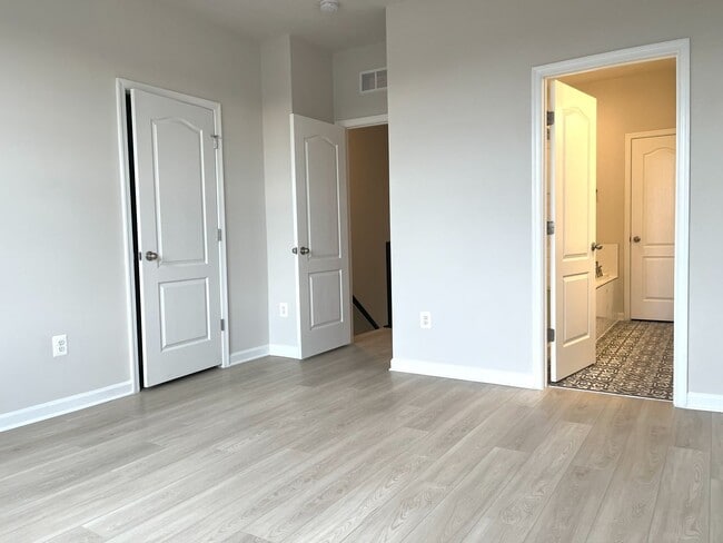 Building Photo - 8807 Merriweather Ln