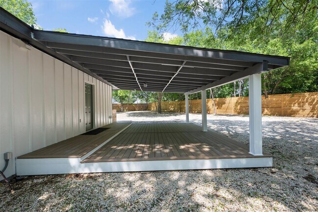 Building Photo - 9003 Capitol Dr