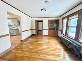 Building Photo - 1082 Canterbury St